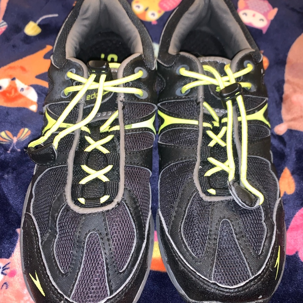 Men’s Speedo water shoe like new! Size 8